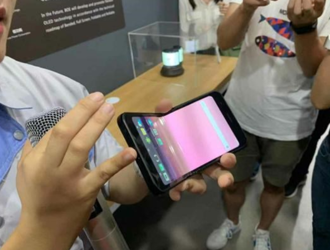 下半年将出货折叠屏