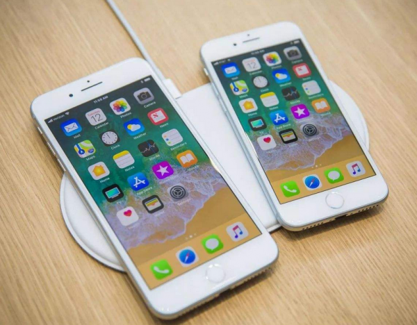 iPhone 8手机屏幕碎屏，iPhone换屏要多少钱？