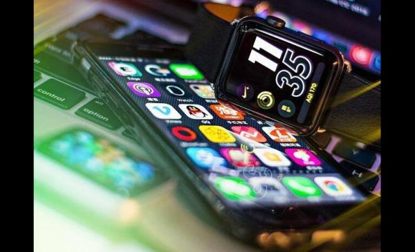iPhone6 plus电池撑开屏幕还能用吗？过保换电池费用多少？