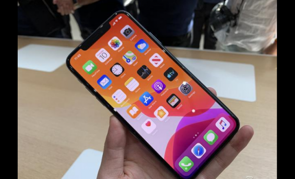教你苹果iPhone 8手机进水后屏幕有水印怎么处理？