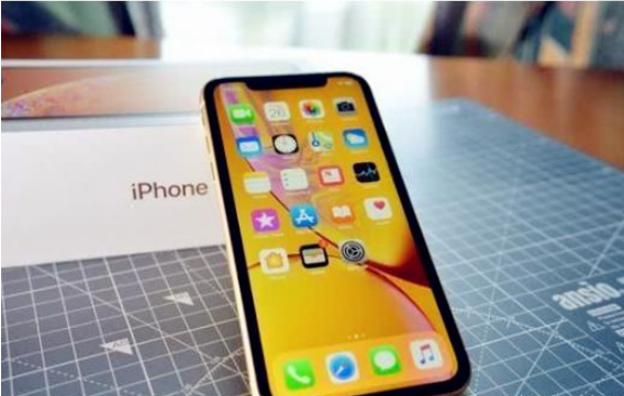 回归乔布斯时代!苹果新机11S刘海将彻底消失:像极了iPhone4风格