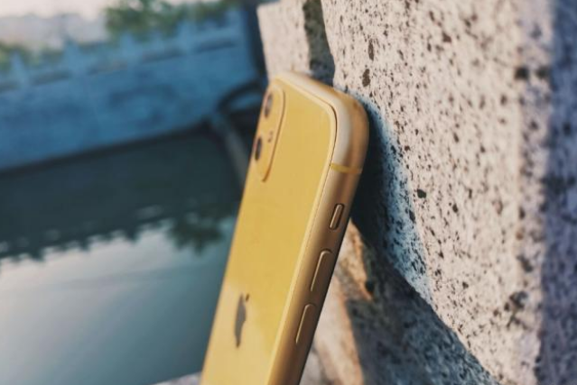 华为Mate30对比iPhone11,胜负已分