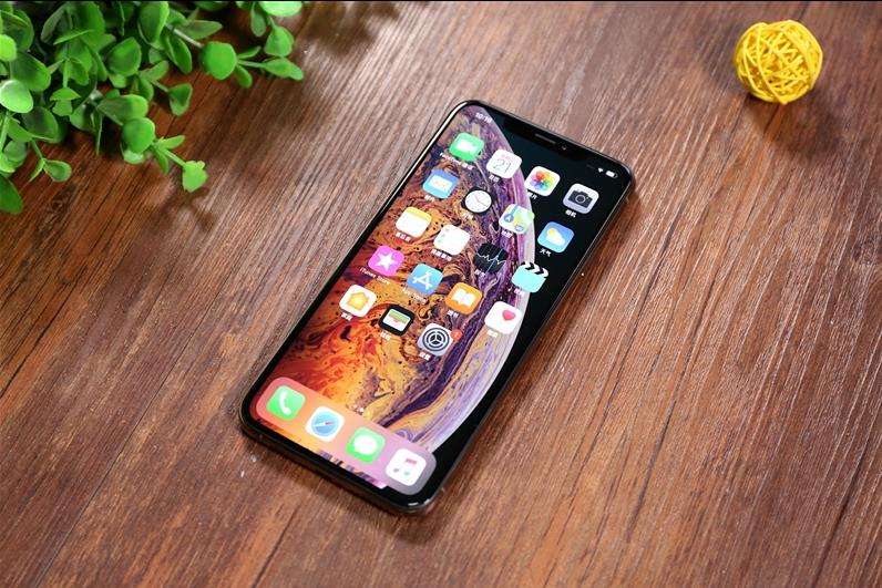 非全面屏手机没活路?iPhone8价格大跌,苹果也无法挽回!