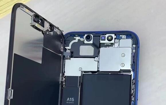 泉州换个iPhone 13屏幕多少钱_iPhone 13系列拆解首曝:变化巨大!