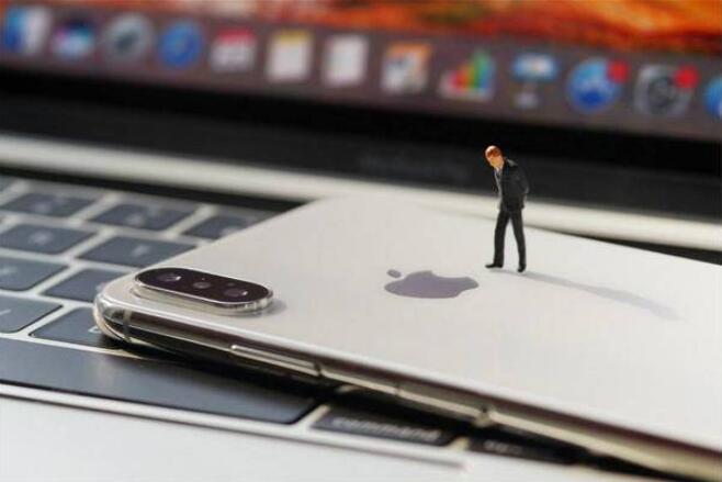 苹果iPhone11手机能使用iPad10w充电器吗？