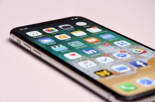 iPhone6s手机出现白苹果开不了机要怎么解决？